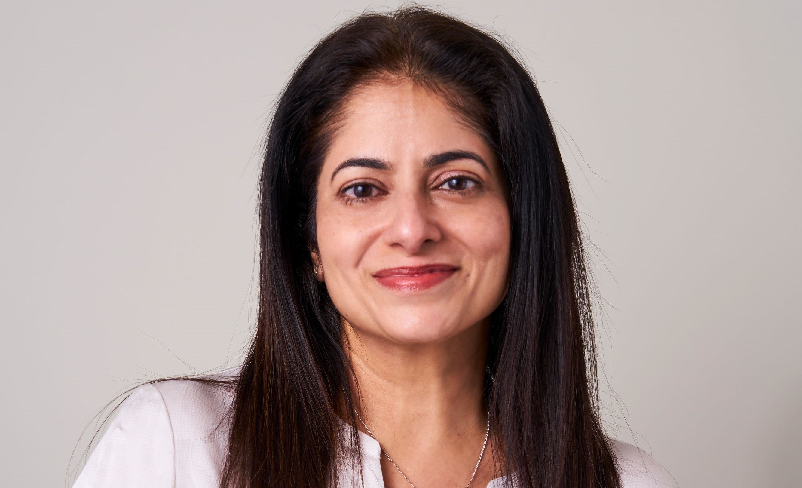 Arati Nar Headshot - landscape